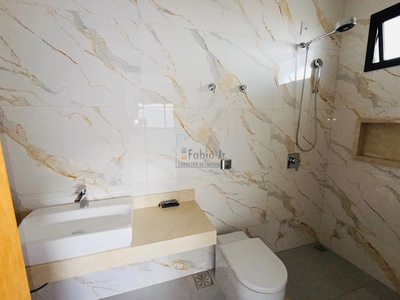 Casa térrea, 3 suítes, 3 vagas de garagem cobertas em condomínio fechado - Jardins Nápoles : 4ª foto da galeria de imagens do imóvel