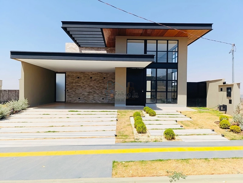 Casa térrea 3 suítes em condomínio fechado - Jardins Nápoles : 1ª foto da galeria de imagens do imóvel