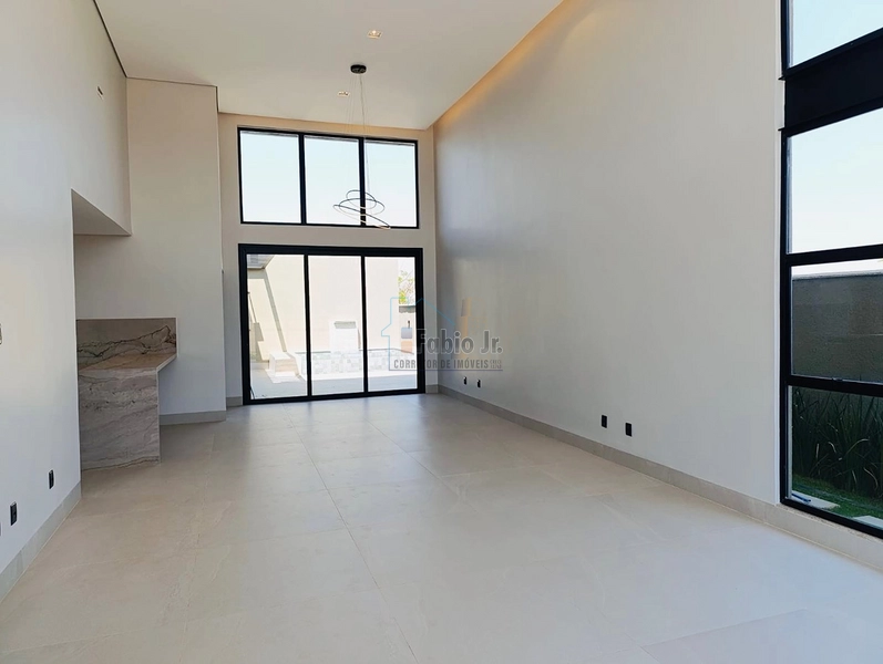 Casa térrea 3 suítes em condomínio fechado - Jardins Nápoles : 2ª foto da galeria de imagens do imóvel
