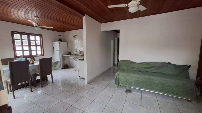 Casa próximo à praia, em São Pedro da Aldeia.: 5ª foto da galeria de imagens do imóvel