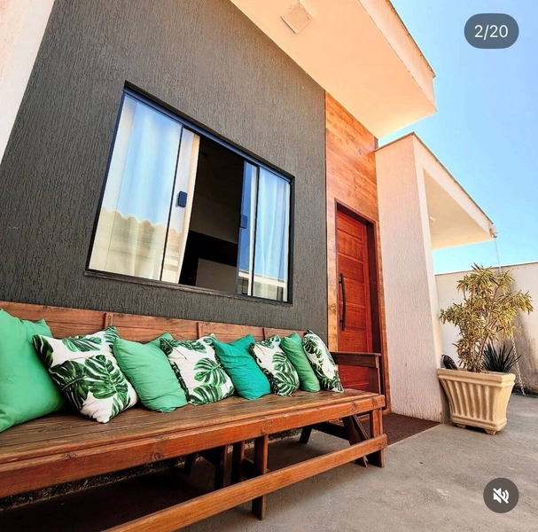 CASA A VENDA COM MOBÍLIA- VILA DO PERÓ: 2ª foto da galeria de imagens do imóvel