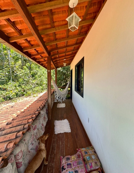Casa a venda localizada na Pedra Riscada com vista para várias montanhas.: 5ª foto da galeria de imagens do imóvel
