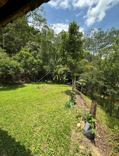 Charmosa casa à venda em meio as montanhas com vista para um sereno riacho.: 10ª foto da galeria de imagens do imóvel