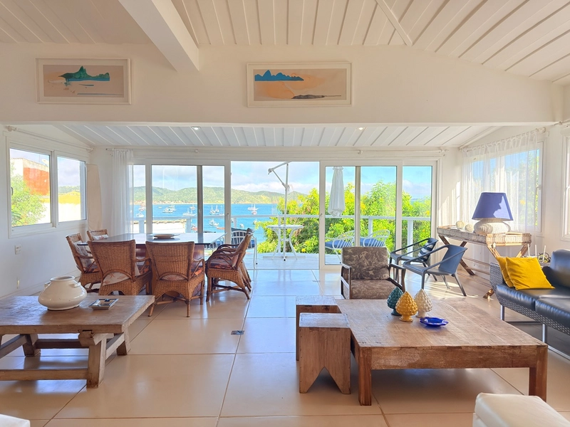 Casa a Venda Praia dos Ossos : 3ª foto da galeria de imagens do imóvel