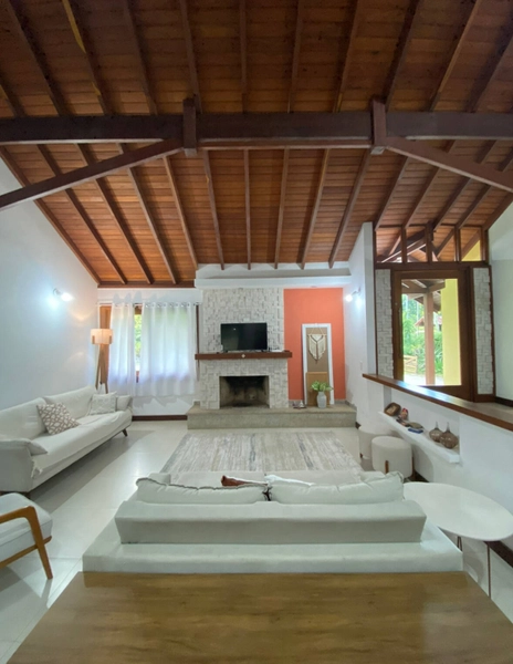 À venda, Casa de Gente Grande em São Pedro da Serra: 2ª foto da galeria de imagens do imóvel