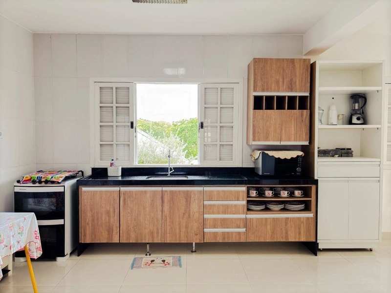 Sítio na Rasa – Um Refúgio Privativo com Três Residências e Muito Verde: 57ª foto da galeria de imagens do imóvel