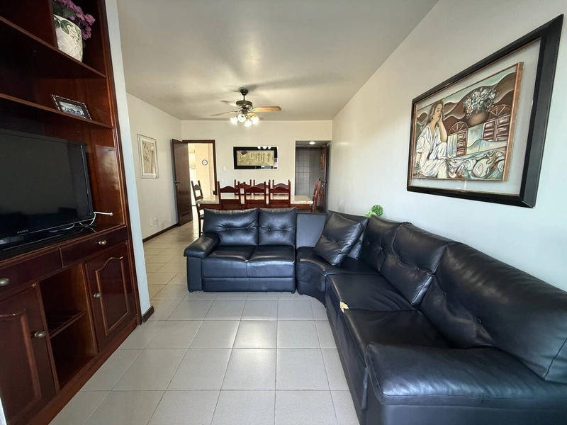 Apartamento Amplo e Varandado a 1 Minuto da Praia: 6ª foto da galeria de imagens do imóvel