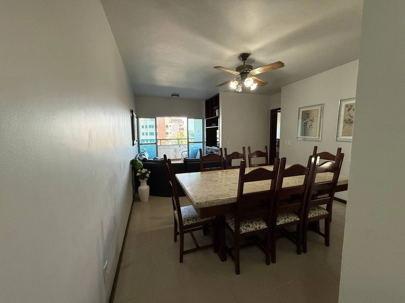 Apartamento Amplo e Varandado a 1 Minuto da Praia: 14ª foto da galeria de imagens do imóvel