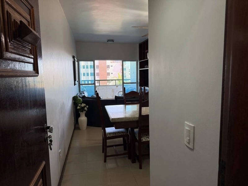 Apartamento Amplo e Varandado a 1 Minuto da Praia: 4ª foto da galeria de imagens do imóvel