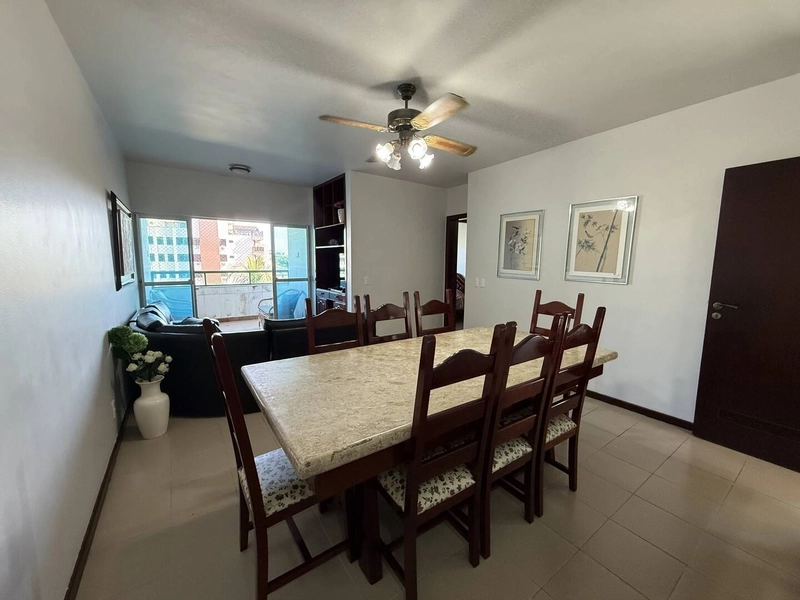 Apartamento Amplo e Varandado a 1 Minuto da Praia: 13ª foto da galeria de imagens do imóvel