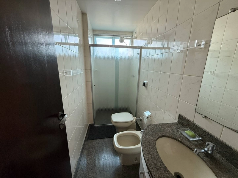 Apartamento Amplo e Varandado a 1 Minuto da Praia: 45ª foto da galeria de imagens do imóvel