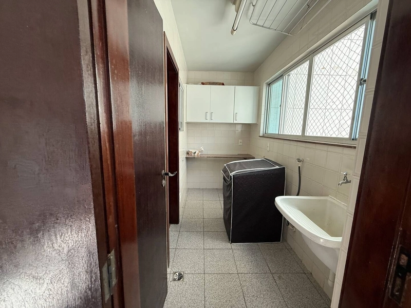 Apartamento Amplo e Varandado a 1 Minuto da Praia: 56ª foto da galeria de imagens do imóvel
