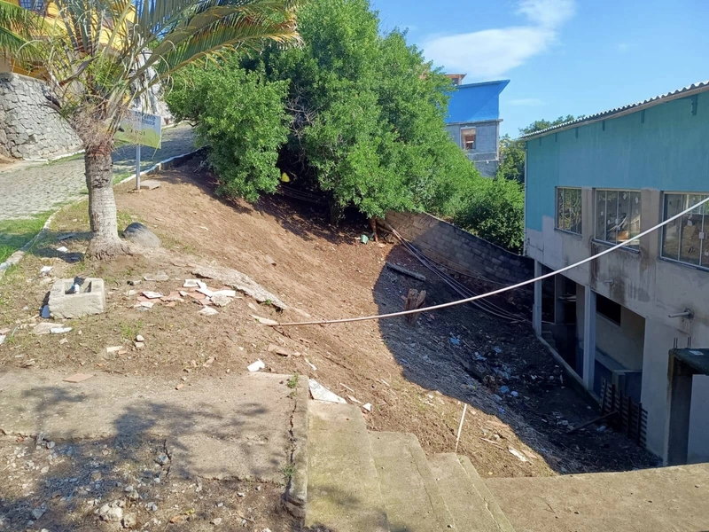 Trillex à Venda em Arraial do Cabo, Próximo à Praia: 1ª foto da galeria de imagens do imóvel