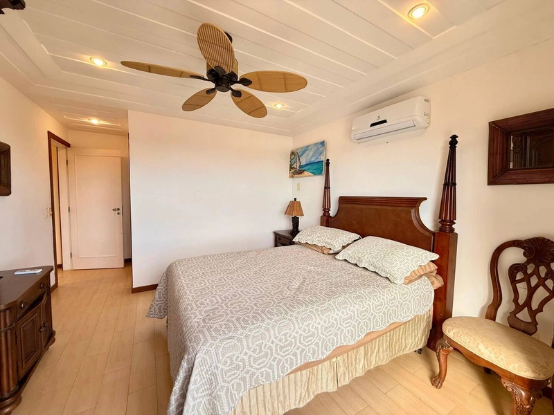Casa a Venda - Ferradura: 41ª foto da galeria de imagens do imóvel
