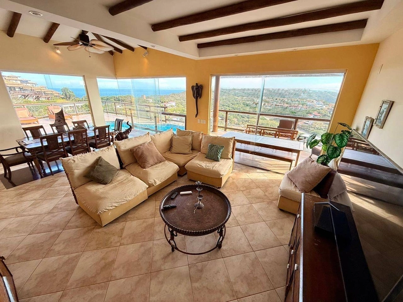 Casa a Venda - Ferradura: 35ª foto da galeria de imagens do imóvel