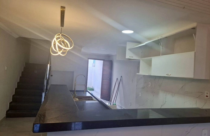 Triplex de Luxo em Condomínio em Unamar: 8ª foto da galeria de imagens do imóvel