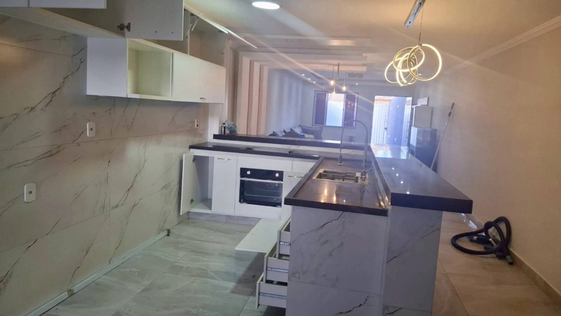 Triplex de Luxo em Condomínio em Unamar: 30ª foto da galeria de imagens do imóvel