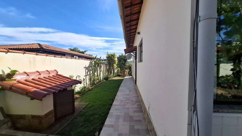 CASA COM QUINTAL NO BALNÉARIO DAS CONCHAS: 5ª foto da galeria de imagens do imóvel
