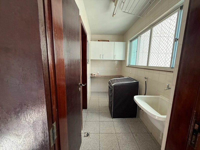 Apartamento Amplo e Varandado a 1 Minuto da Praia: 56ª foto da galeria de imagens do imóvel