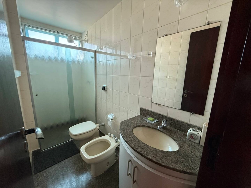 Apartamento Amplo e Varandado a 1 Minuto da Praia: 46ª foto da galeria de imagens do imóvel