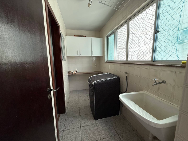 Apartamento Amplo e Varandado a 1 Minuto da Praia: 55ª foto da galeria de imagens do imóvel
