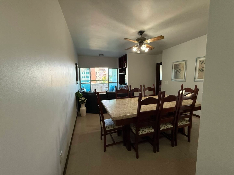 Apartamento Amplo e Varandado a 1 Minuto da Praia: 14ª foto da galeria de imagens do imóvel