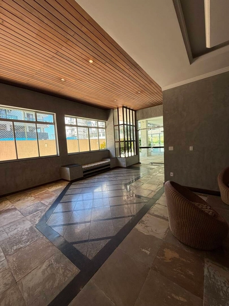 Apartamento Amplo e Varandado a 1 Minuto da Praia: 57ª foto da galeria de imagens do imóvel