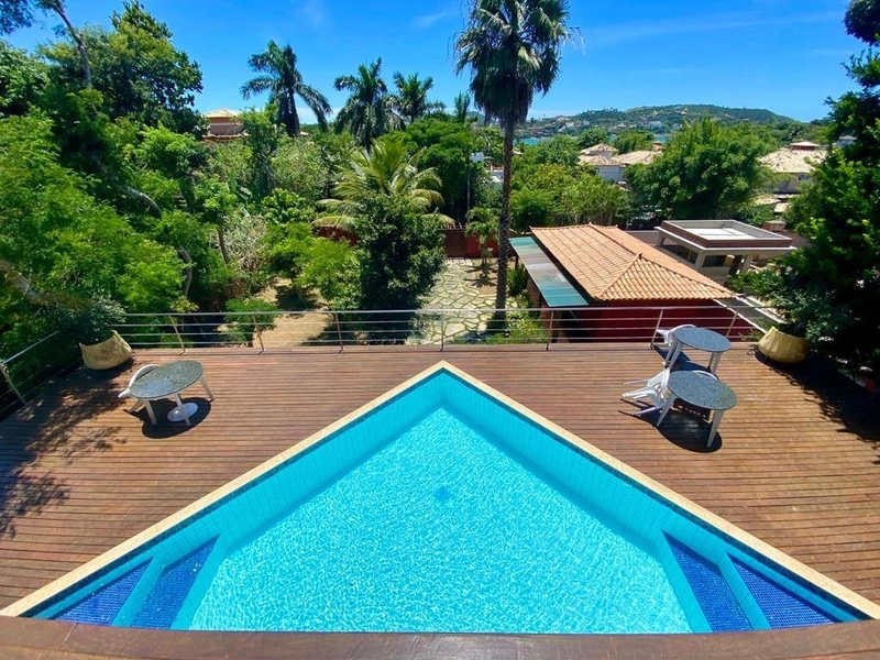 Mansão Exclusiva na Ferradura – Luxo, Conforto e Vista Deslumbrante: 2ª foto da galeria de imagens do imóvel