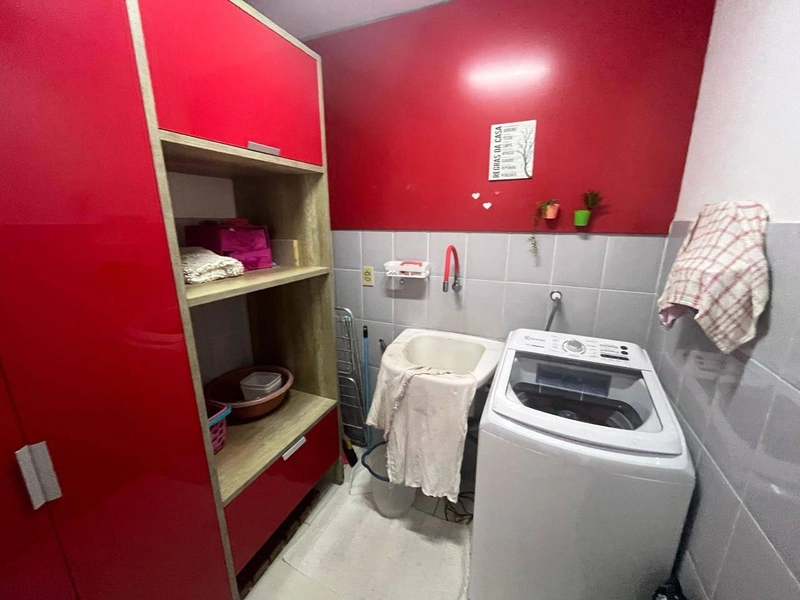 Residência Exclusiva à Beira da Lagoa – Sofisticação e Privacidade: 31ª foto da galeria de imagens do imóvel