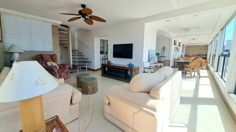 Cobertura Exclusiva Venda Cabo Frio a 80m do Mar: 2ª foto da galeria de imagens do imóvel