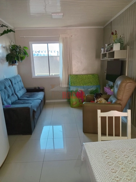 LINDA CASA EM BENTO GONÇALVES RS: 2ª foto da galeria de imagens do imóvel