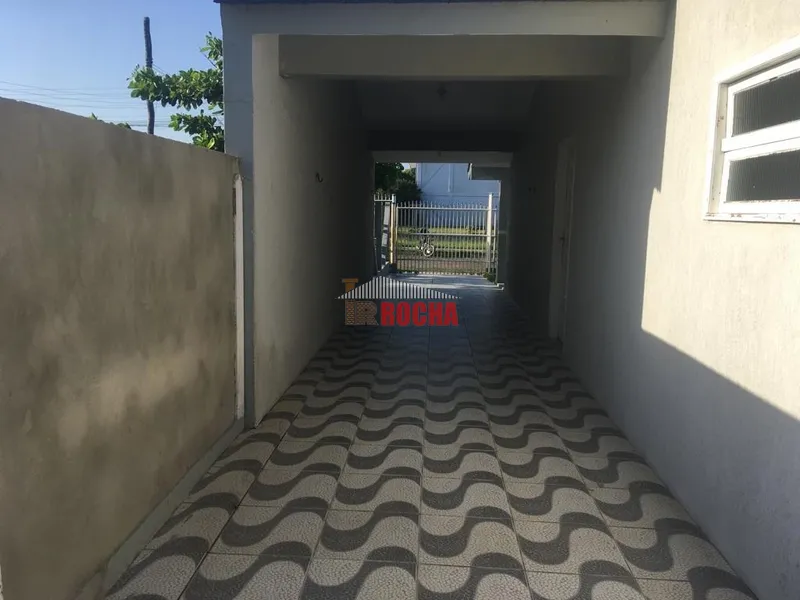 Casa com Piscina a 2 quadras do mar!: 7ª foto da galeria de imagens do imóvel