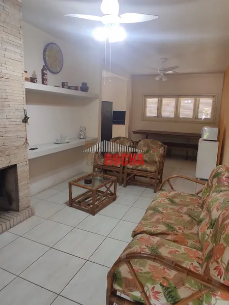 CASA COM LAJE A UMA QUADRA DO MAR!: 7ª foto da galeria de imagens do imóvel