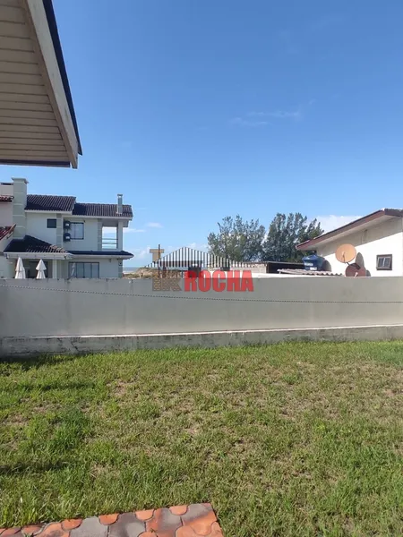 CASA COM LAJE A UMA QUADRA DO MAR!: 4ª foto da galeria de imagens do imóvel