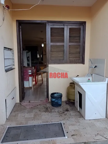 CASA  COM LAJE  A 5 QUADRAS DO MAR EM PRAIA ARROIO TEIXEIRA/CURUMIM!: 15ª foto da galeria de imagens do imóvel