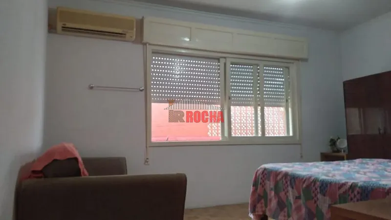 CASA COM AMPLO TERRENO DE ESQUINA 1 QUADRA DO MAR!: 34ª foto da galeria de imagens do imóvel