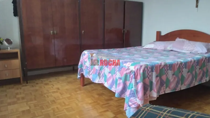 CASA COM AMPLO TERRENO DE ESQUINA 1 QUADRA DO MAR!: 33ª foto da galeria de imagens do imóvel