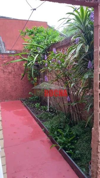 CASA COM AMPLO TERRENO DE ESQUINA 1 QUADRA DO MAR!: 9ª foto da galeria de imagens do imóvel