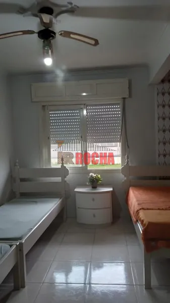 CASA COM AMPLO TERRENO DE ESQUINA 1 QUADRA DO MAR!: 27ª foto da galeria de imagens do imóvel