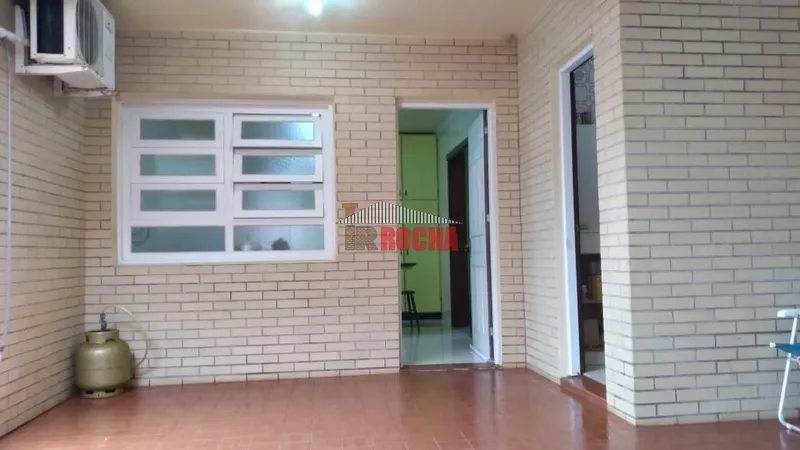 CASA COM AMPLO TERRENO DE ESQUINA 1 QUADRA DO MAR!: 18ª foto da galeria de imagens do imóvel