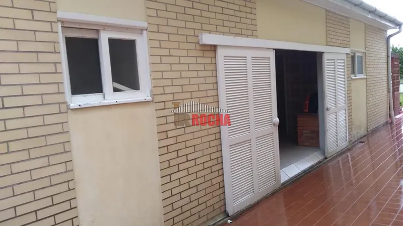 CASA COM AMPLO TERRENO DE ESQUINA 1 QUADRA DO MAR!: 11ª foto da galeria de imagens do imóvel