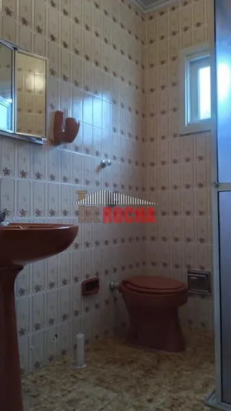 CASA COM AMPLO TERRENO DE ESQUINA 1 QUADRA DO MAR!: 30ª foto da galeria de imagens do imóvel