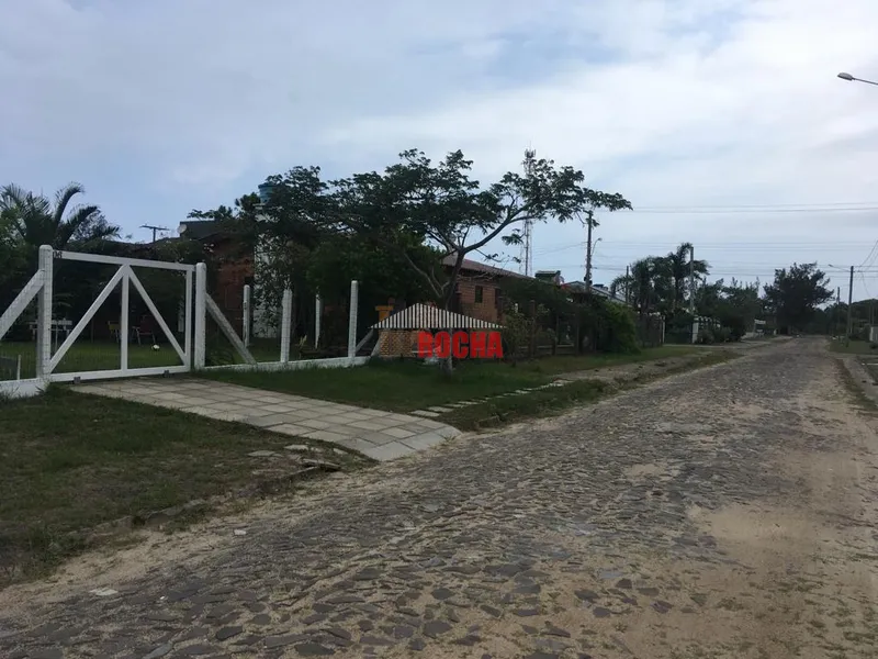 SOBRADO DE AMPLO PÁTIO EM PRAIA DE ARROIO TEIXEIRA!: 2ª foto da galeria de imagens do imóvel