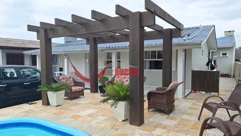 LINDA CASA COM PISCINA A 4 QUADRAS DO MAR EM PRAIA DE ARROIO TEIXEIRA!: 1ª foto da galeria de imagens do imóvel
