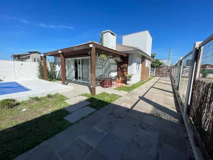 CASA ALTO PADRÃO  A 3 QUADRAS DO MAR EM PRAIA DE ARROIO TEIXEIRA!: 1ª foto da galeria de imagens do imóvel