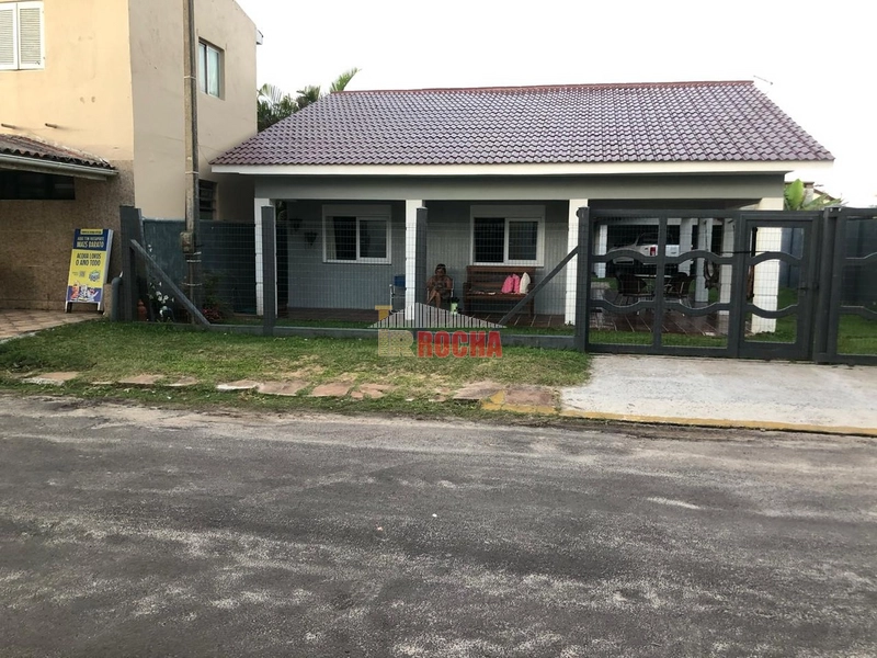 CASA EM PRAIA DE ARROIO TEIXEIRA 50 METROS DO MAR!: 1ª foto da galeria de imagens do imóvel