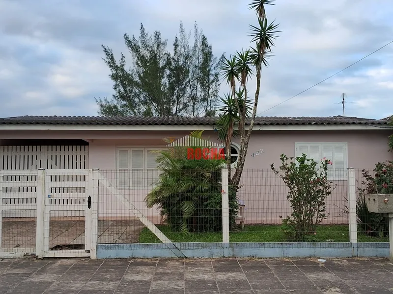 CASA COM PISCINA A 3 QUADRAS DO MAR!: 1ª foto da galeria de imagens do imóvel
