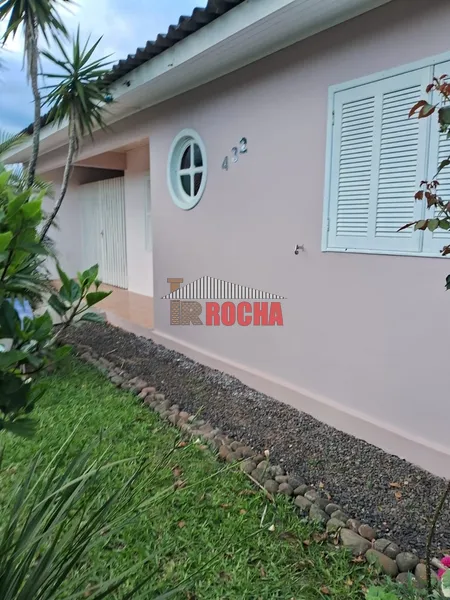 CASA COM PISCINA A 3 QUADRAS DO MAR!: 3ª foto da galeria de imagens do imóvel