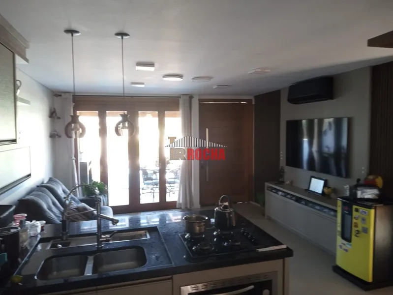 CASA COM PISCINA A POUCOS METROS DO MAR!: 4ª foto da galeria de imagens do imóvel