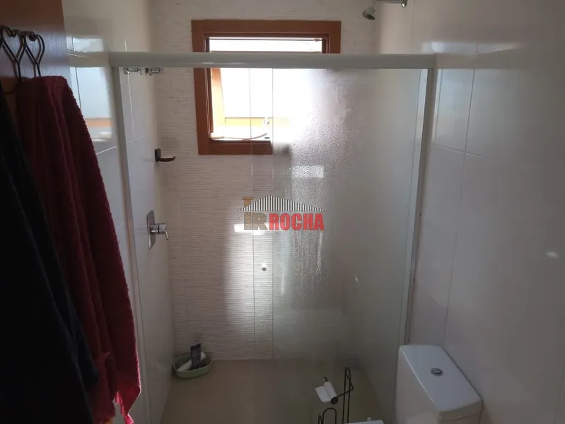 CASA COM PISCINA A POUCOS METROS DO MAR!: 10ª foto da galeria de imagens do imóvel